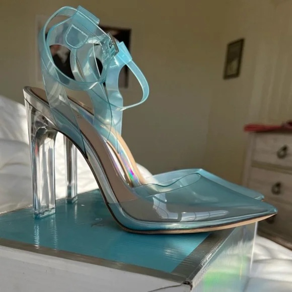 NIB Aldo x Disney Cinderella Glass Slipper Heels Size 8 - Picture 2 of 7